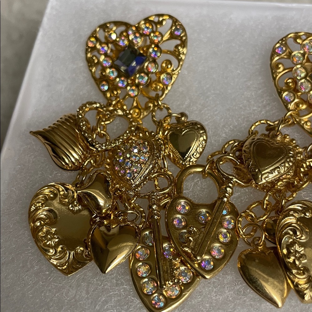 Kirk’s Foley Heart Earrings - Picture 3 of 4